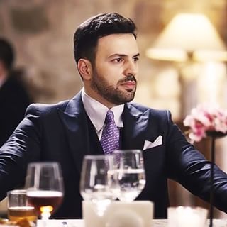 صورة تيم حسن وهو طفل تدفع معجبة لطلب الزواج منه!