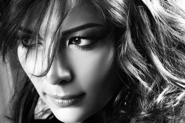 الجمهور يهاجم أصالة بسبب صورها على البحر، فكيف كانت ردة فعلها