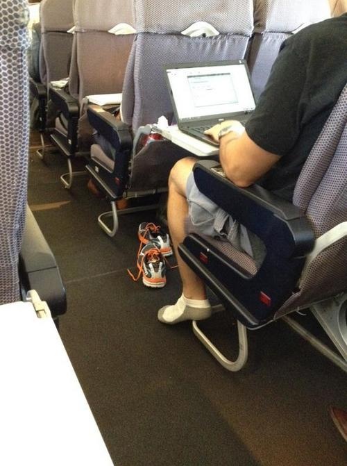 بالصور- مضيفات يفضحن أسوأ تصرفات الركّاب... قد تكون أنت بينهم