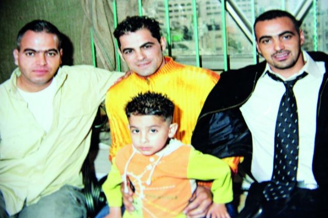 محمد الزين مع اصدقائه