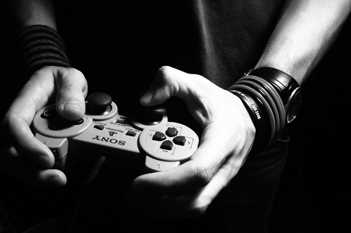 خطف طفلاً والسبب جهاز «بلاي ستيشن»