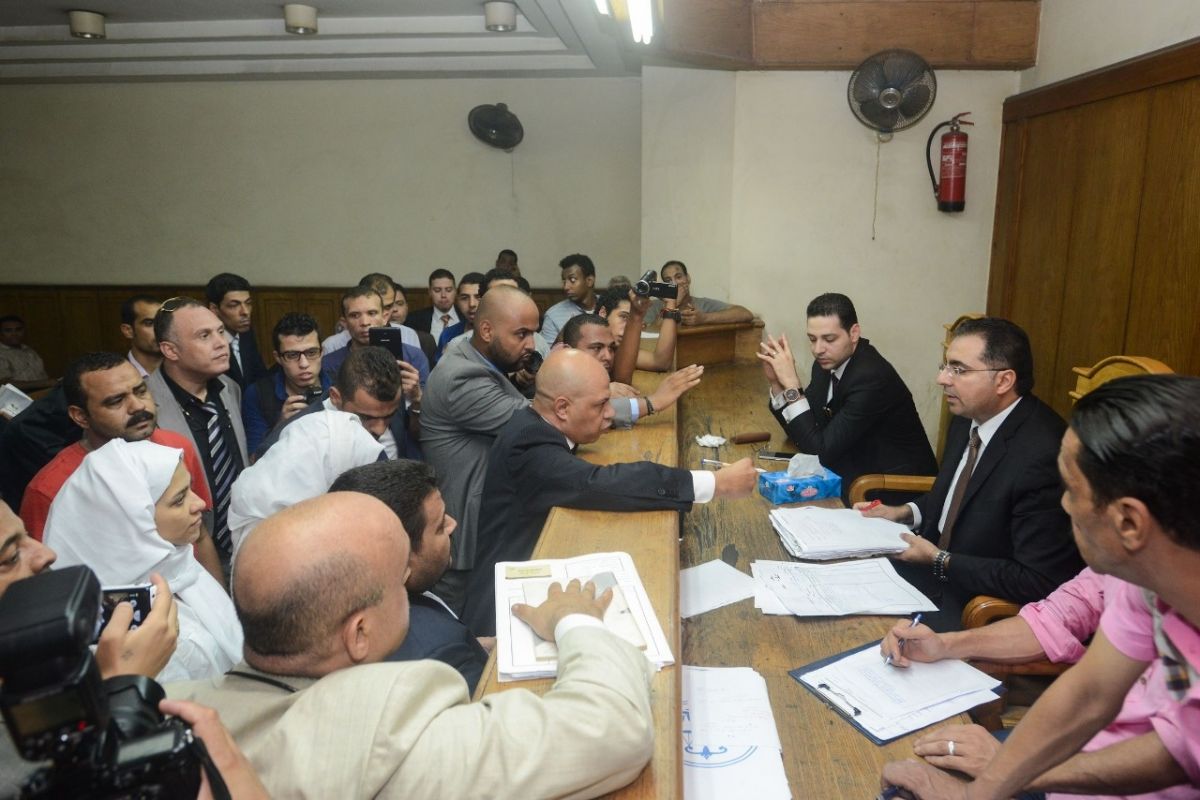 بالصور ـ ماذا حدث في أولى جلسات محاكمة شاكيرا وبرديس؟ وكيف ظهرتا من دون ماكياج؟