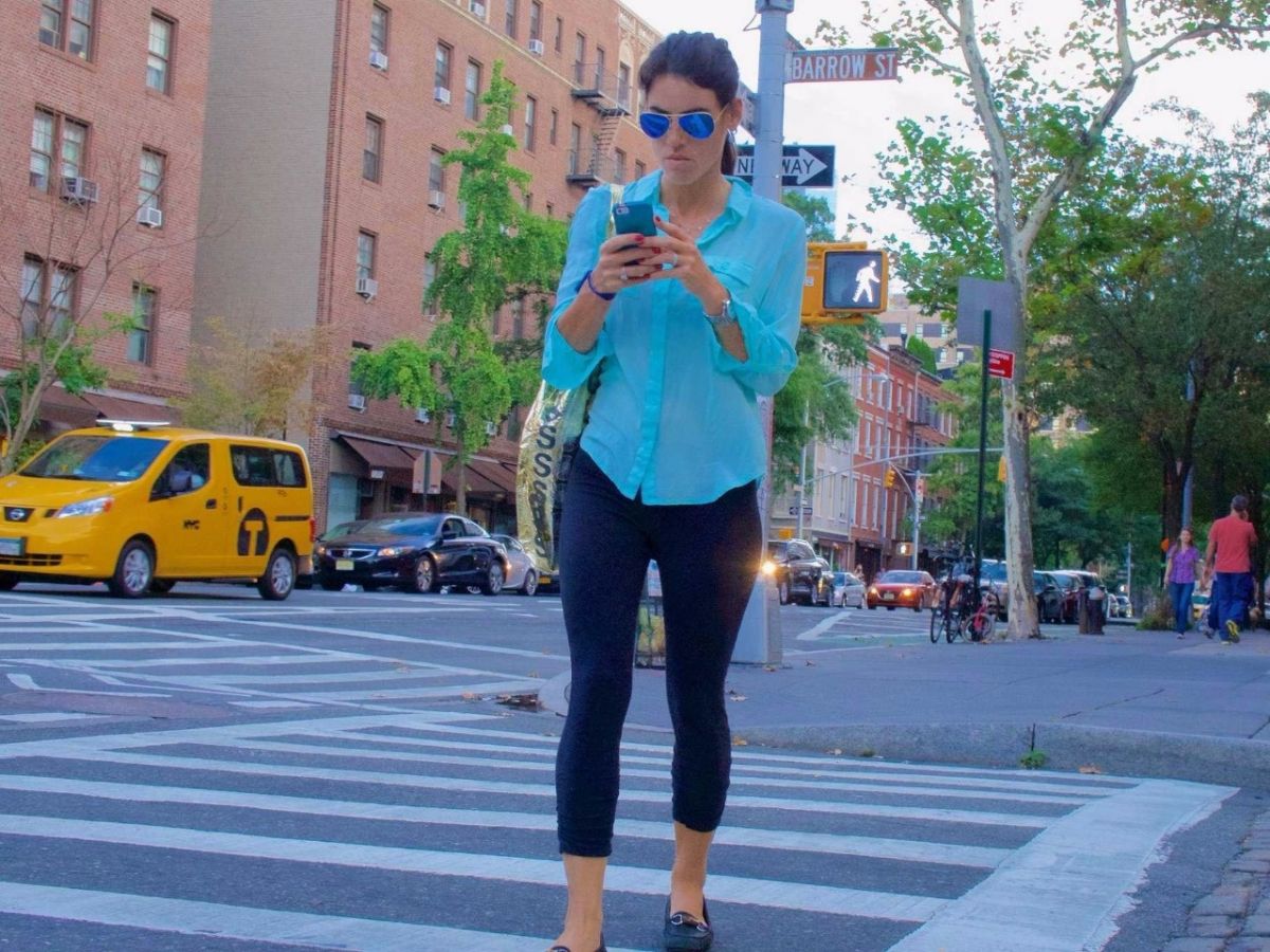 تعرفوا على تأثير الهواتف الذكية على المشي