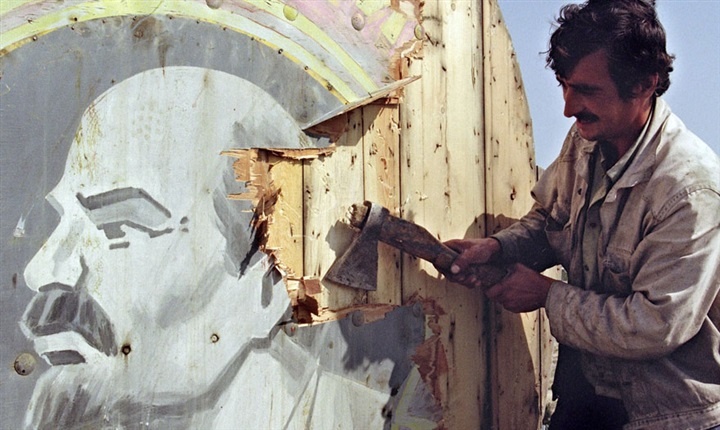 صور لاهم الكوارث التي هزت العالم في آب