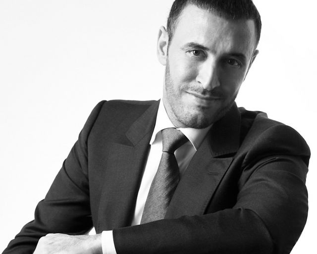 بالصورة - ما هو سر عضلات كاظم الساهر