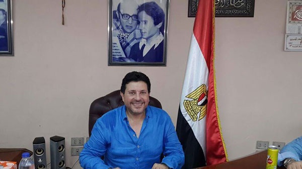 بالصور : كيف استقبل أهالي وسط البلد هاني شاكر ؟ وما الصورة التي أحب أن تكون الأولى له في مكتبه؟