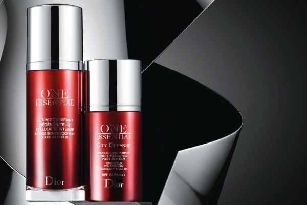 تخلّصي نهائياً من السموم  مع مستحضر Dior One Essential City Defense