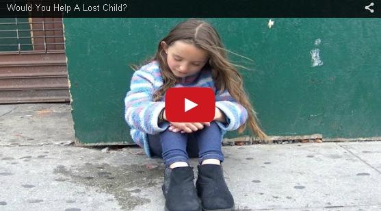 بالفيديو - نهاية مرعبة لمقلب طفلة ضاعت في الشارع وطلبت المساعدة... شاهدوا ماذا فعل المجرم في الدقيقة الثالثة