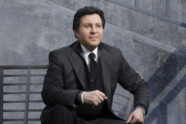 صورة نادرة : هاني شاكر ليلة زفافه كيف كان شكله؟