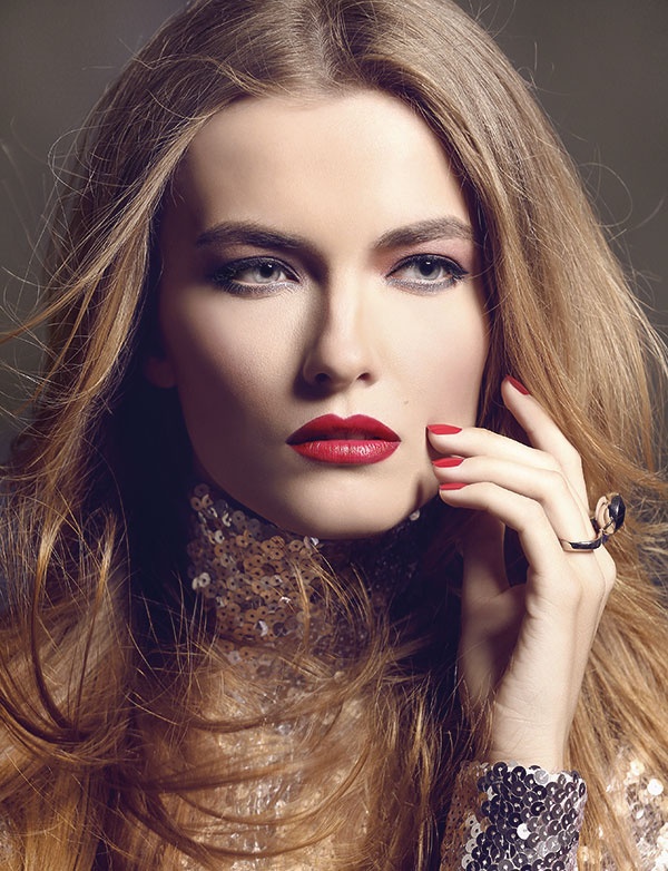 ظهرت خطوط السبعينيات في ماكياج 2015...