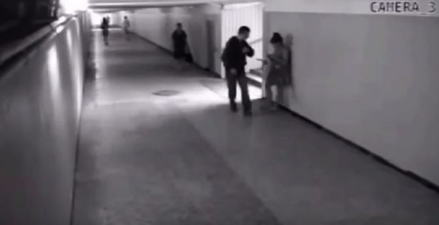 فيديو- هكذا استردت هاتفها من اللص