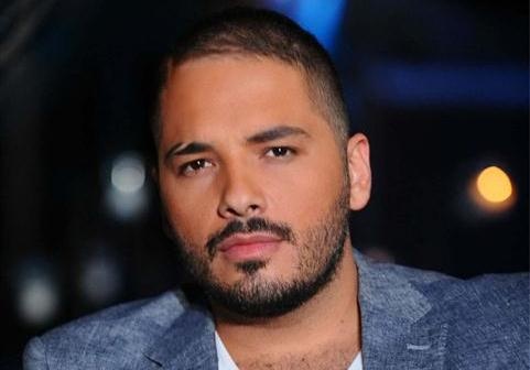 بالفيديو- طفل يقلّد حركات رامي عياش ورامي يقول له 