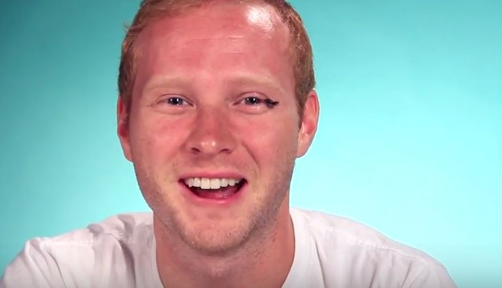 فيديو- رجال يستخدمون 