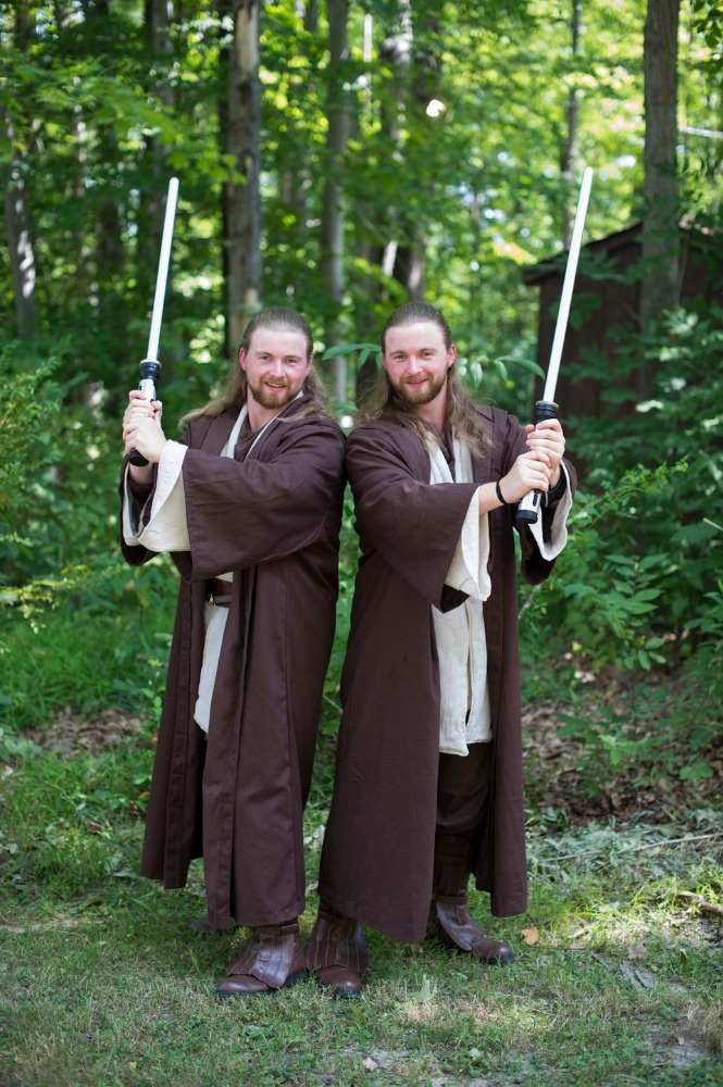 بالصور- مهرجان التوائم في الولايات المتحدة لن تصدقوا الشبه