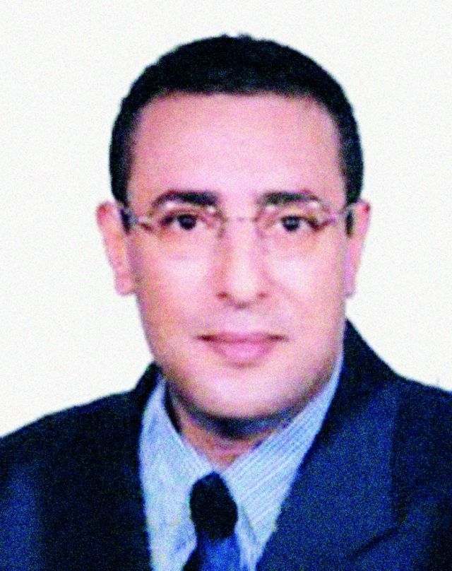 الدكتور أحمد عبدالله: «الرجل الشرقي يشعر بأن رجولته في خطر إذا كان دخل زوجته أكبر»