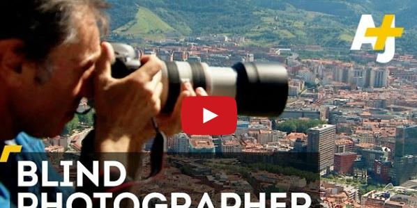 بالفيديو- مصوّر كفيف يساعد أمثاله على «رؤية» صوره