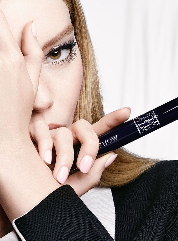 تركيبة ثورية فعالة لماسكارا Diorshow