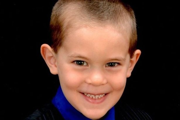 مقتل طفل في سريره بعد اقتحام سيارة لغرفته