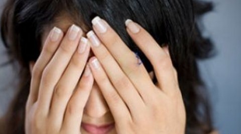 أرسلت صورة مثيرة لصديقها.. فابتزها بها!! إليكم التفاصيل