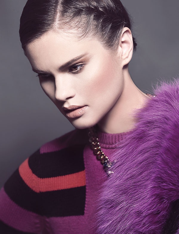 تزاوج حكيم بين الظلال البنية والخوخية.  لقد اقترب الخريف الذي سنعتمد خلاله الألوان الداكنة والساحرة...