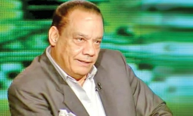 صورة عمرها 35 عاماً فكيف استغلها حلمي بكر ليهاجم لطيفة؟