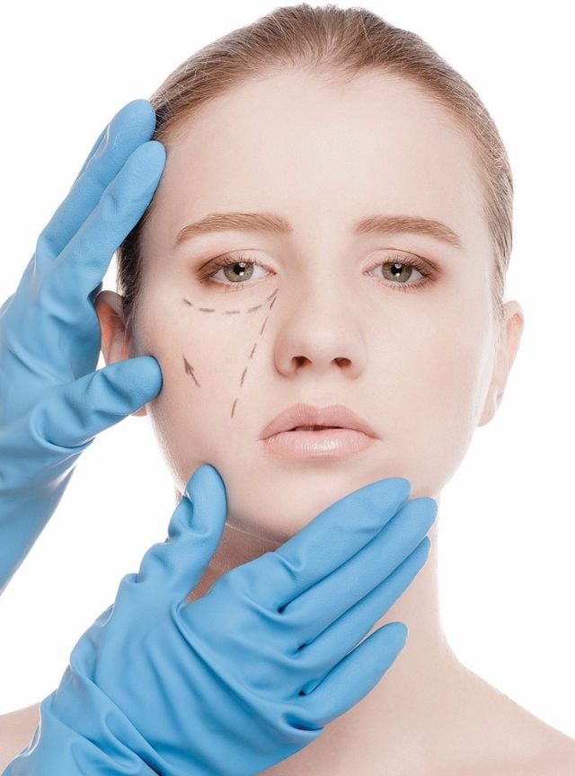 كل الحقائق عن العمليات الجراحية لشدّ الوجه والجسم