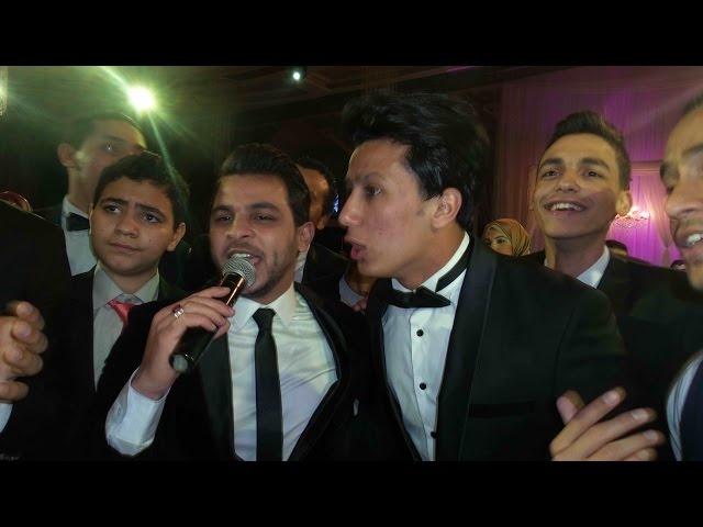بالفيديو- محمد رشاد يتألق بالغناء في حفل زفاف هبة أبو سريع
