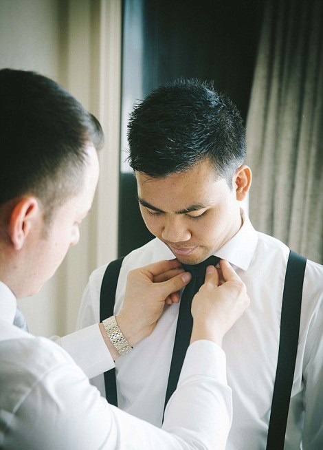 بالصور- شاب يتوفى في اليوم الذي كان مقرراً لزفافه