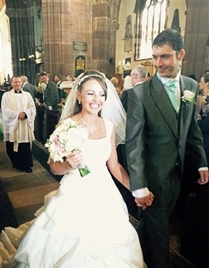 بالصور- عروس تتعرض لموقف محرج وطريف