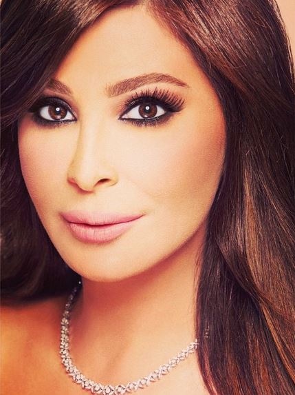 اليسا تنشر صورها من غرفة نومها