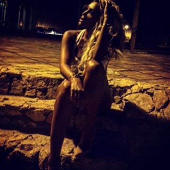 مايا دياب وحيدة في عتم الليل... ما السبب؟