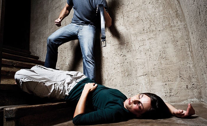 العنف الأسري... نساء هربن من بيوتهن إلى المجهول