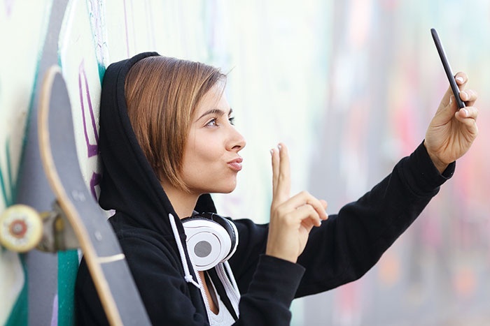 في السعودية: محاكمة مواقع التواصل الاجتماعي وتقصّي تأثيرها