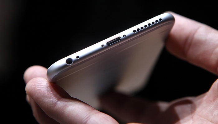 بهذه الطريقة لن تحتاج لإعادة شحن آيفون لمدة أسبوع!