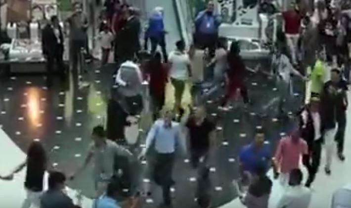 بالفيديو- سوريون يفاجئون الناس بالرقص والغناء في 