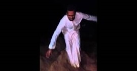 بالفيديو- لحظة جرف السيول لشاب في السعودية