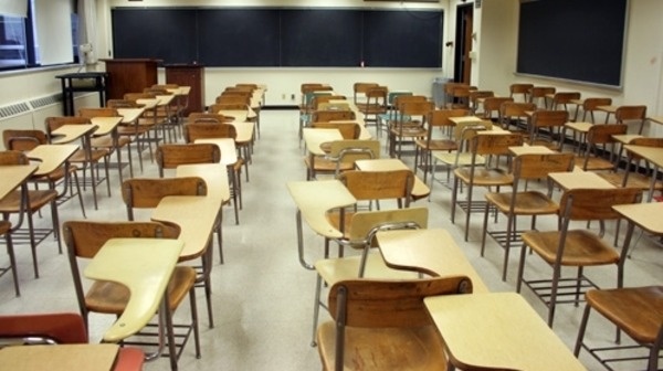 معلمة في السعودية تعاقب طالباتها بالحرمان من 