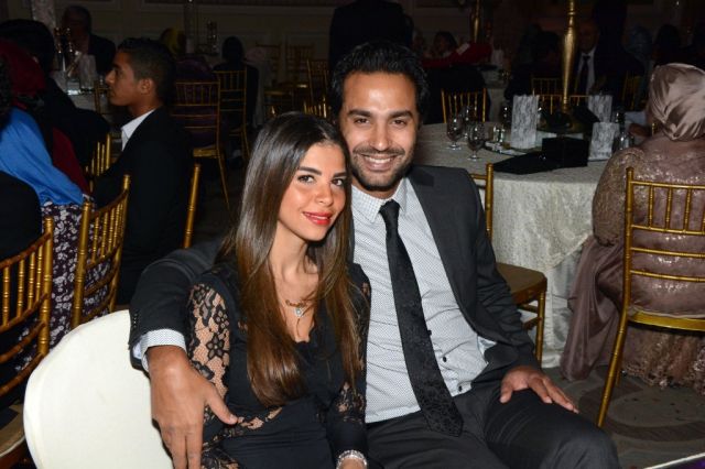 كريم فهمي و حرمه