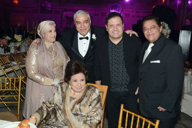 محمد النقلي وحرمه وادوارد  مصطفى الدمرداش مع كريمة مختار