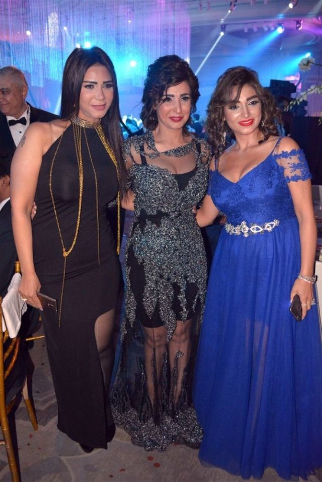 أمل رزق تتوسط روجينا وايناس عز الدين