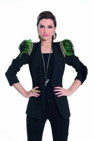 كارمن سليمان تنشر صورة لها بالمايوه و