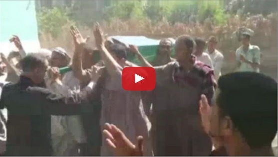 بالفيديو ـ فقط في الصعيد: جنازة راقصة على وقع الطبل والزّمر