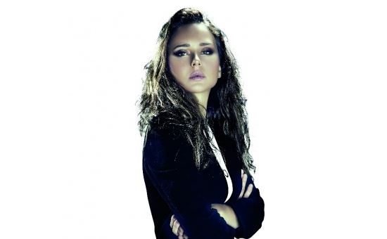 بالصورة - سيلفي نيللي كريم مع أخيها والجمهور يقول أنهما توأم!