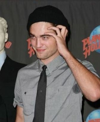 بالصور- نجوم وقعوا في فخ فرط التعرق