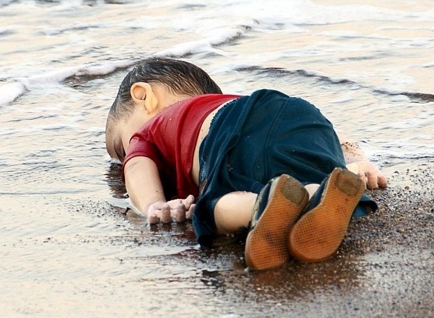 الحزن يغرق فنانين سوريين وعرباً... والنعوات والدعاء على صفحاتهم