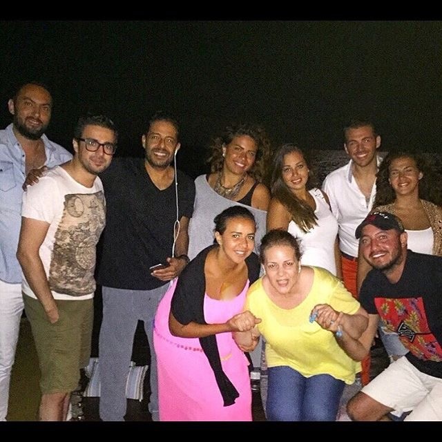 كيف اجتمع محمد حماقي مع دنيا وإيمي سمير غانم في مكان واحد؟