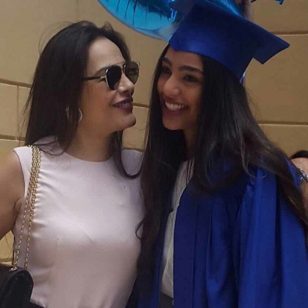 بالصور- شاهدوا الشبه بين شريهان وابنتها لؤلؤة