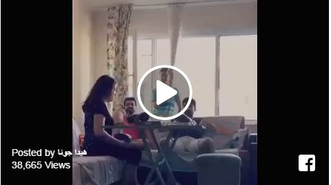 بالفيديو - عازف الستارة أهم عازف في الفرقة!