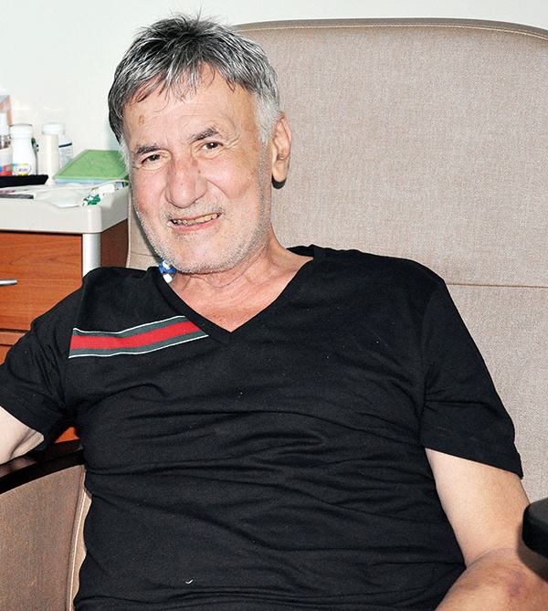 في حوار عن أزمته الصحية: عزت أبو عوف زواجي الأخير ليس سبب مرضي