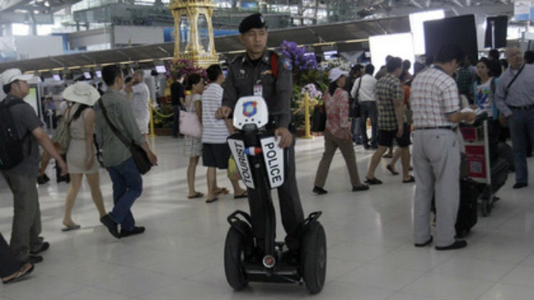 حاولت تهريب الماسة في امعائها